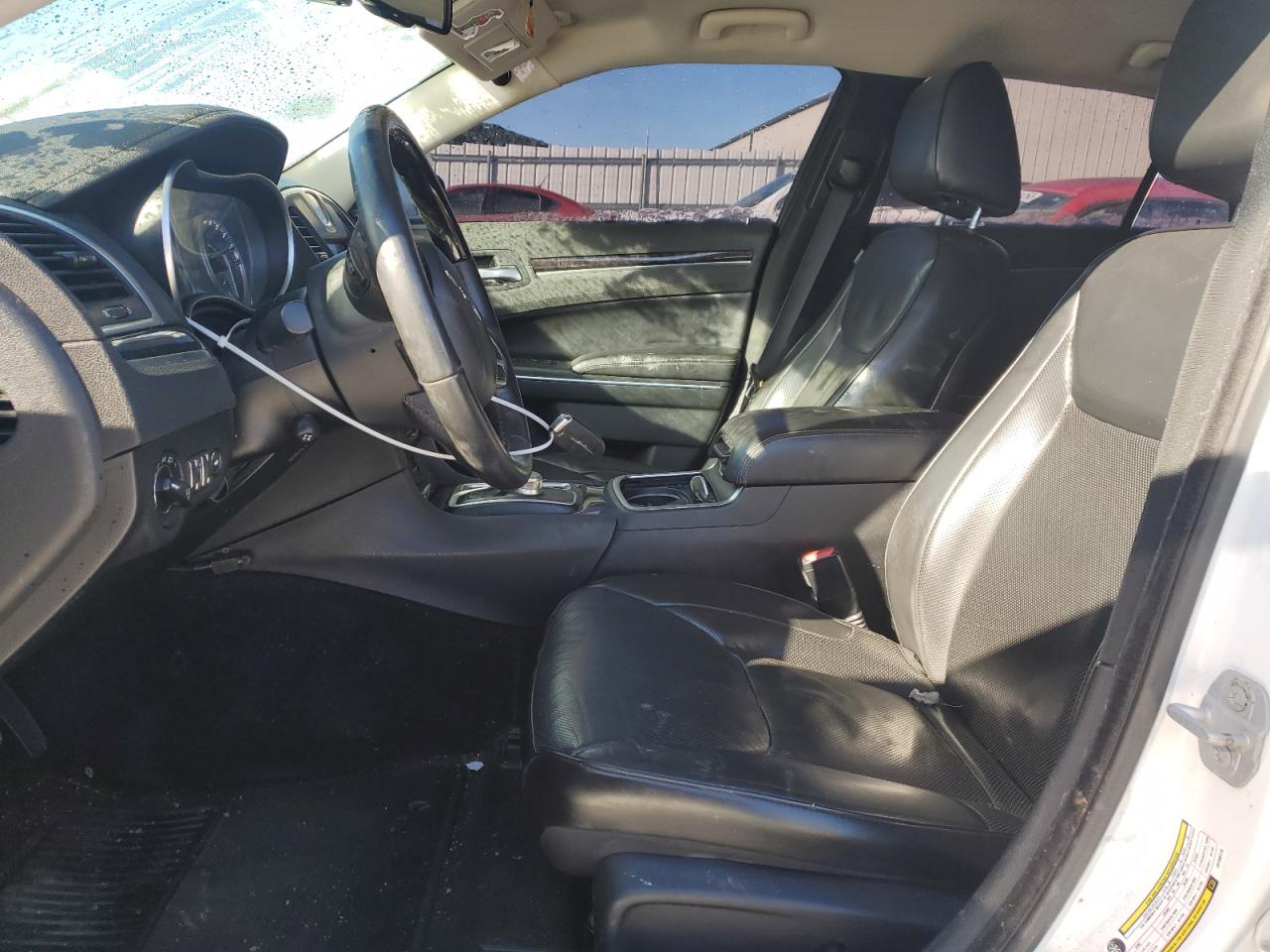 2018 Chrysler 300 - Image 7