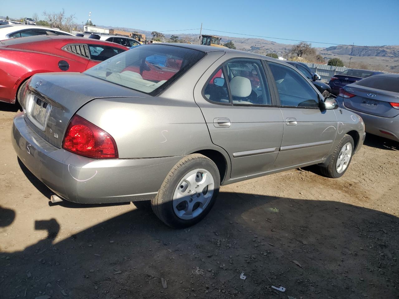 2005 Nissan Sentra - Image 3