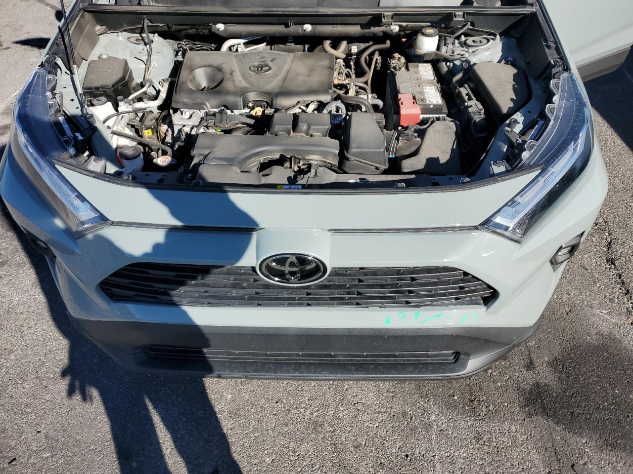 2022 Toyota RAV 4 - Image 12