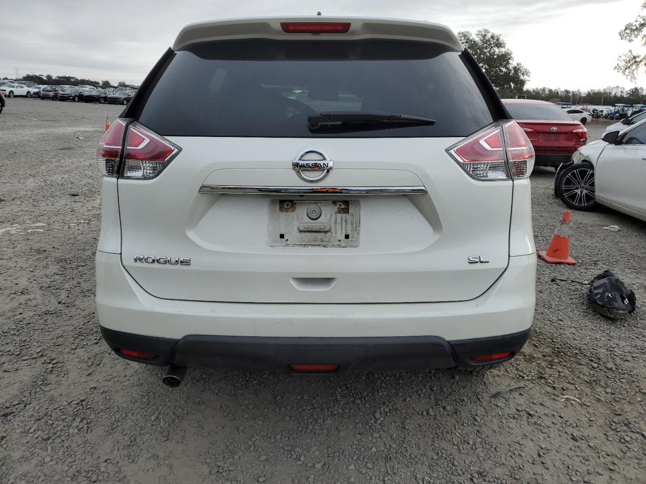 2015 Nissan Rogue - Image 6