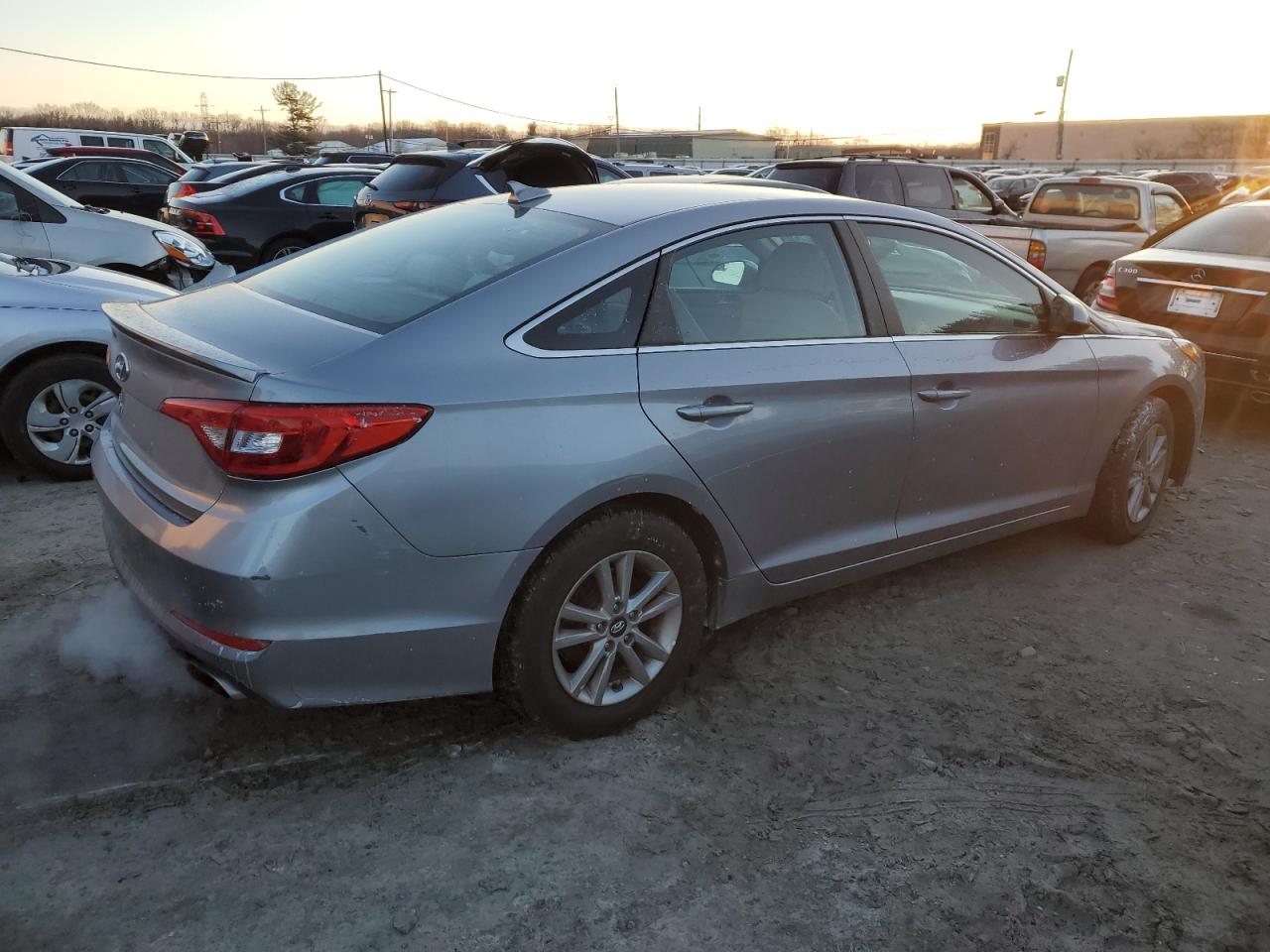 2016 Hyundai Sonata - Image 3