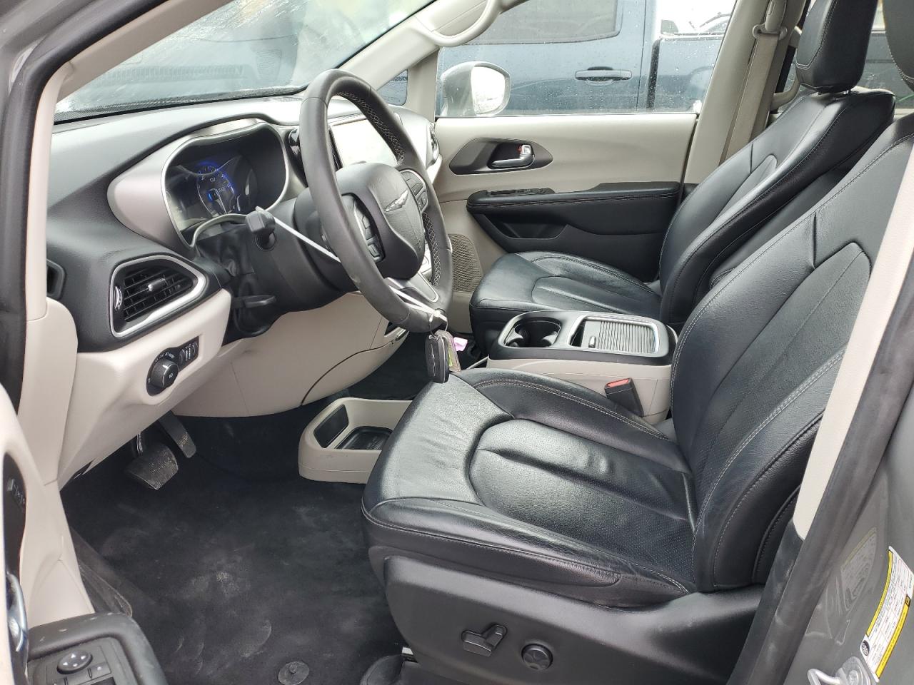 2022 Chrysler Pacifica - Image 7