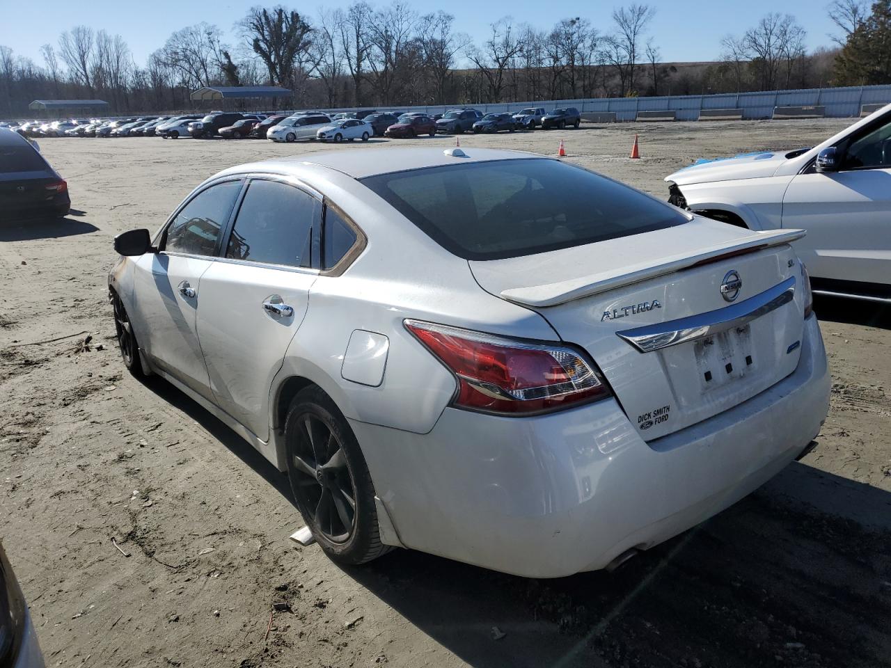 2014 Nissan Altima - Image 2