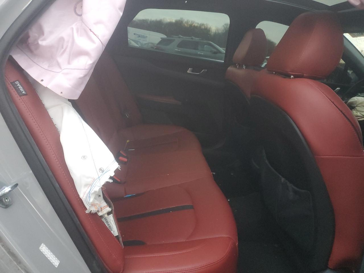 2022 Kia K5 - Image 10