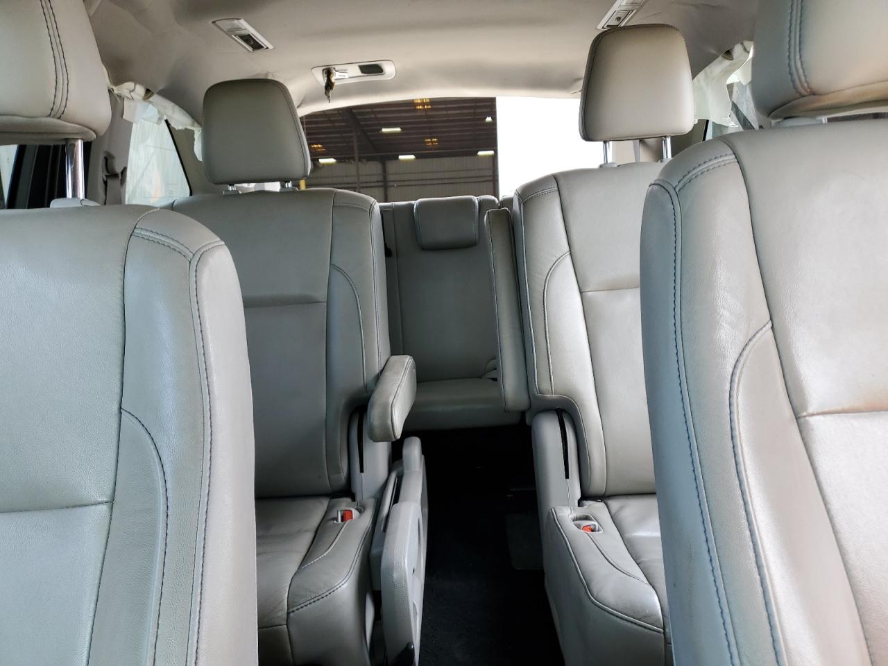 2017 Toyota Highlander - Image 10