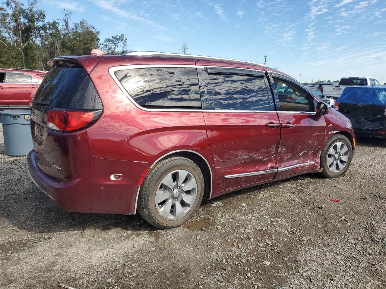 2018 Chrysler Pacifica - Image 3