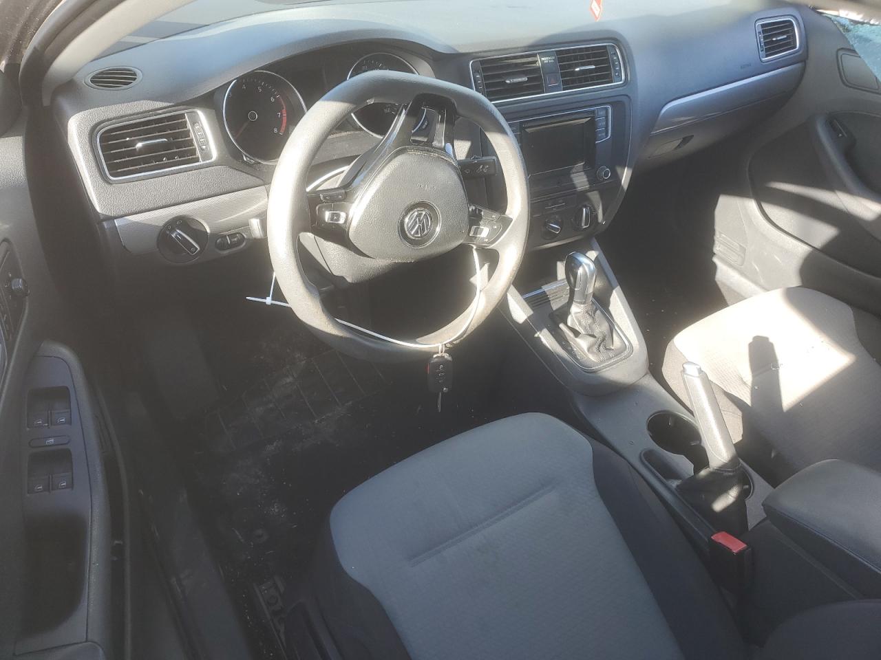 2018 Volkswagen Jetta - Image 8