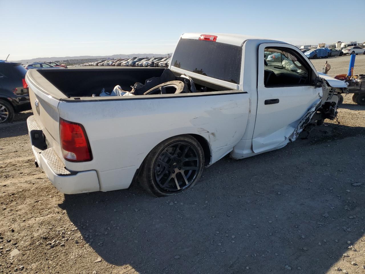 2016 RAM 1500 - Image 3