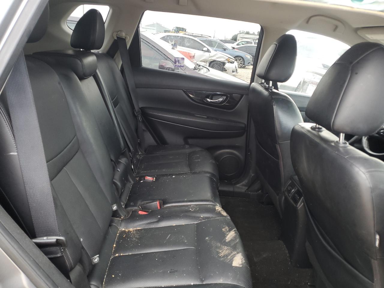 2018 Nissan Rogue - Image 11