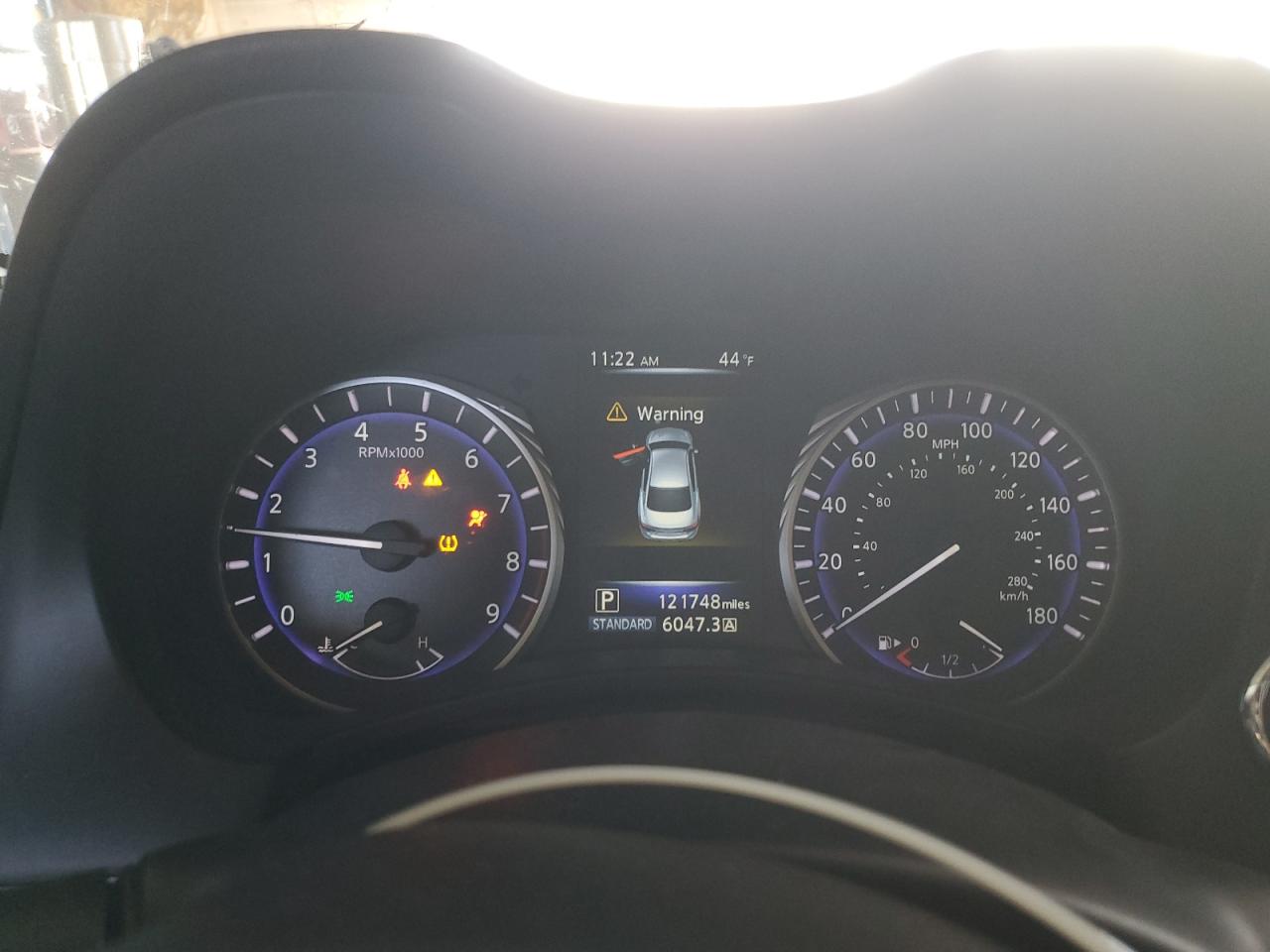 2015 Infiniti Q50 - Image 9