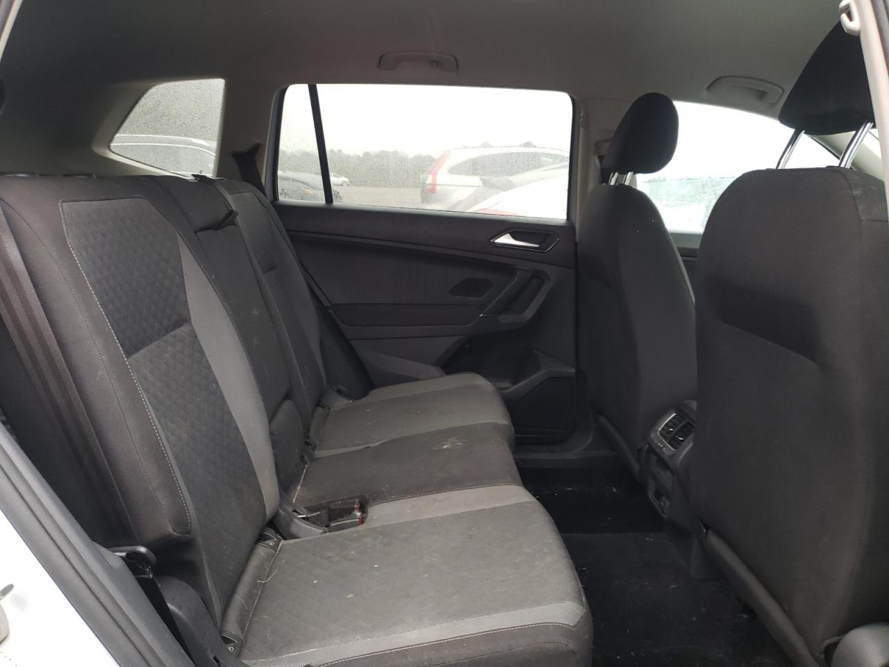 2018 Volkswagen Tiguan - Image 11