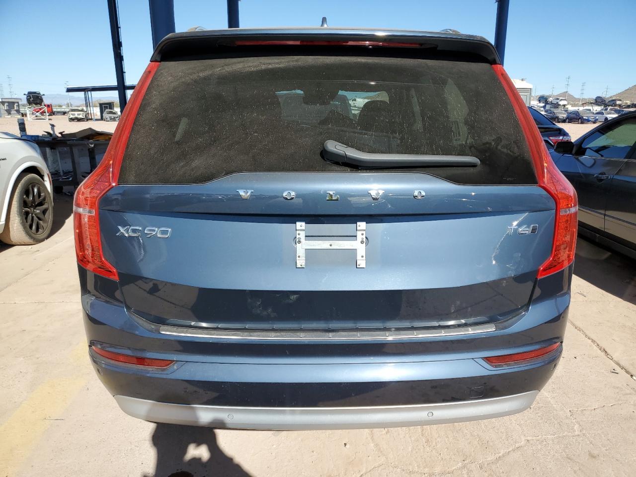2022 Volvo XC90 - Image 6