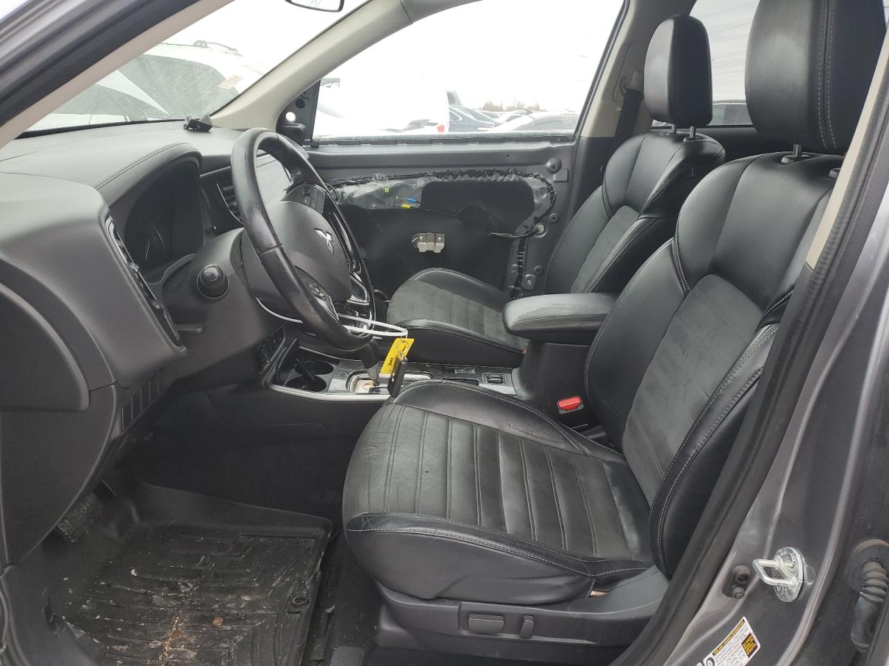 2019 Mitsubishi Outlander - Image 7