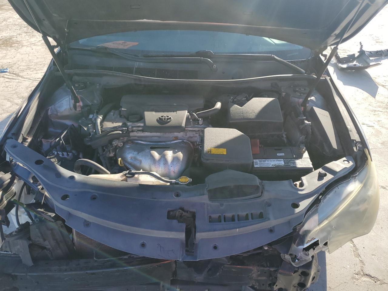 2015 Toyota Camry - Image 12