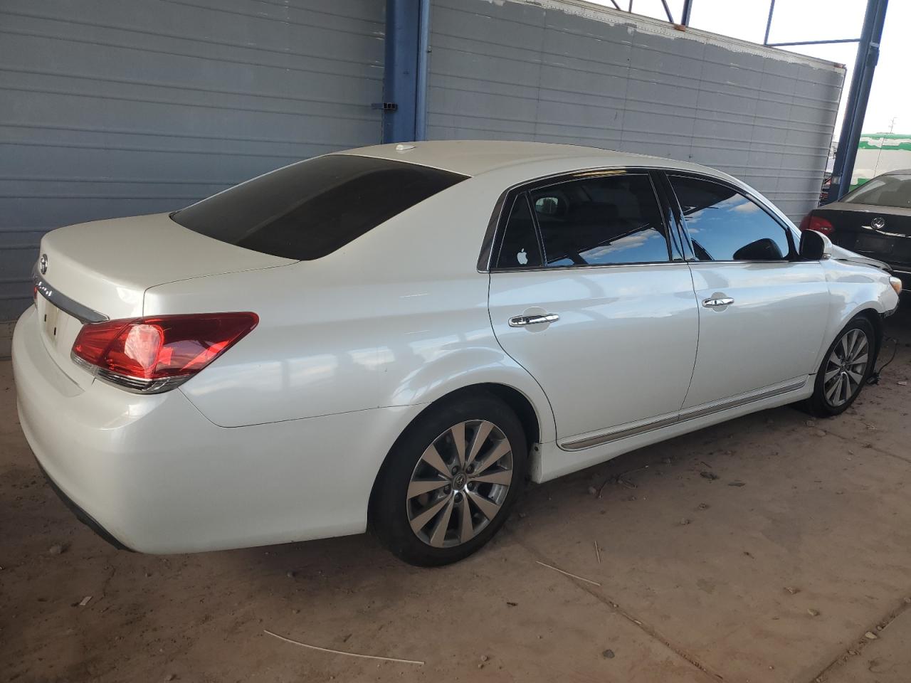2012 Toyota Avalon - Image 3