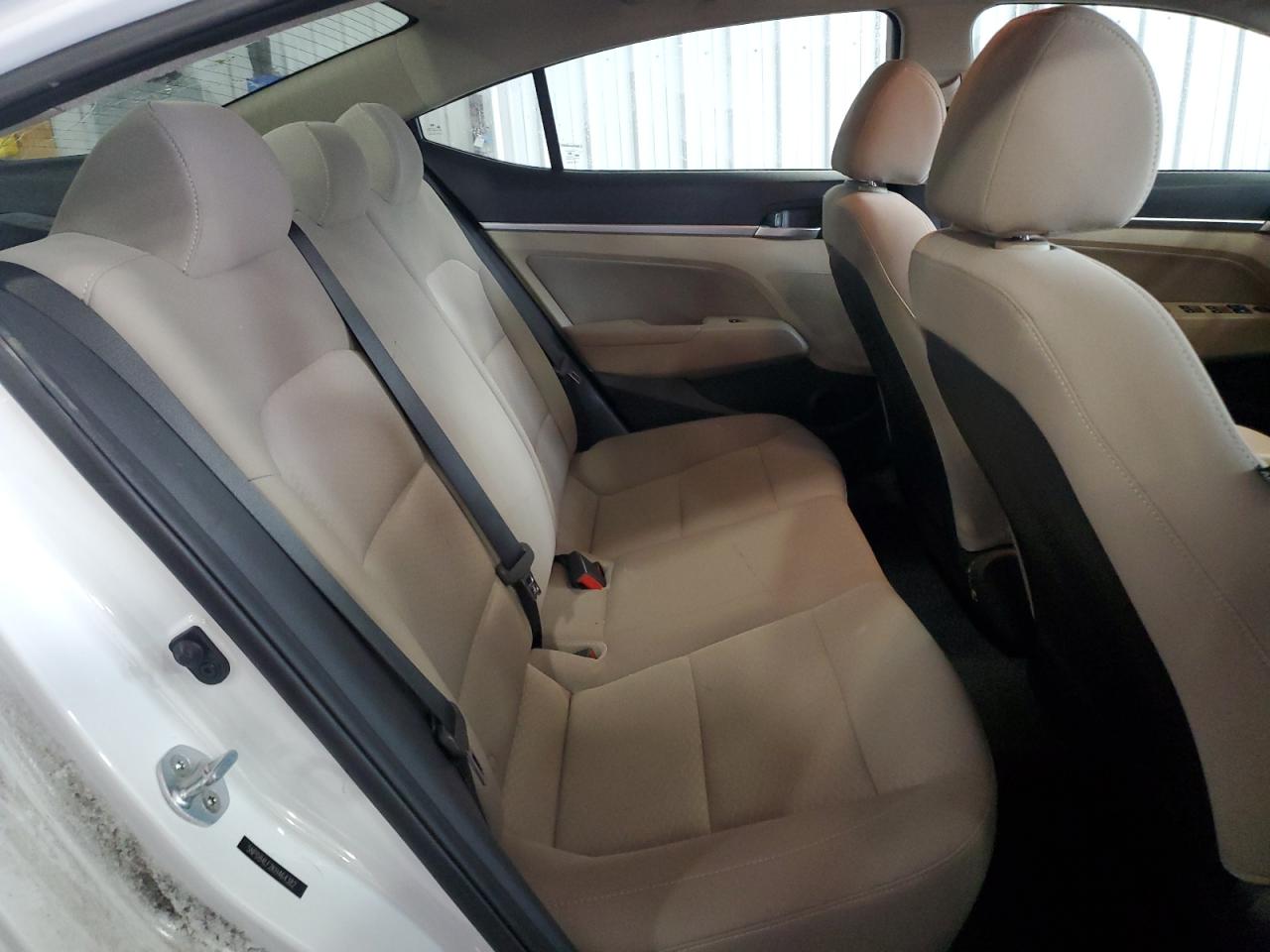 2019 Hyundai Elantra - Image 10