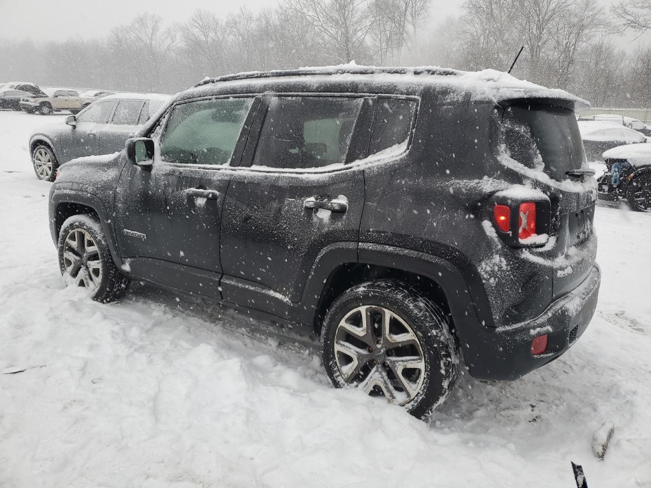 2016 Jeep Renegade - Image 2