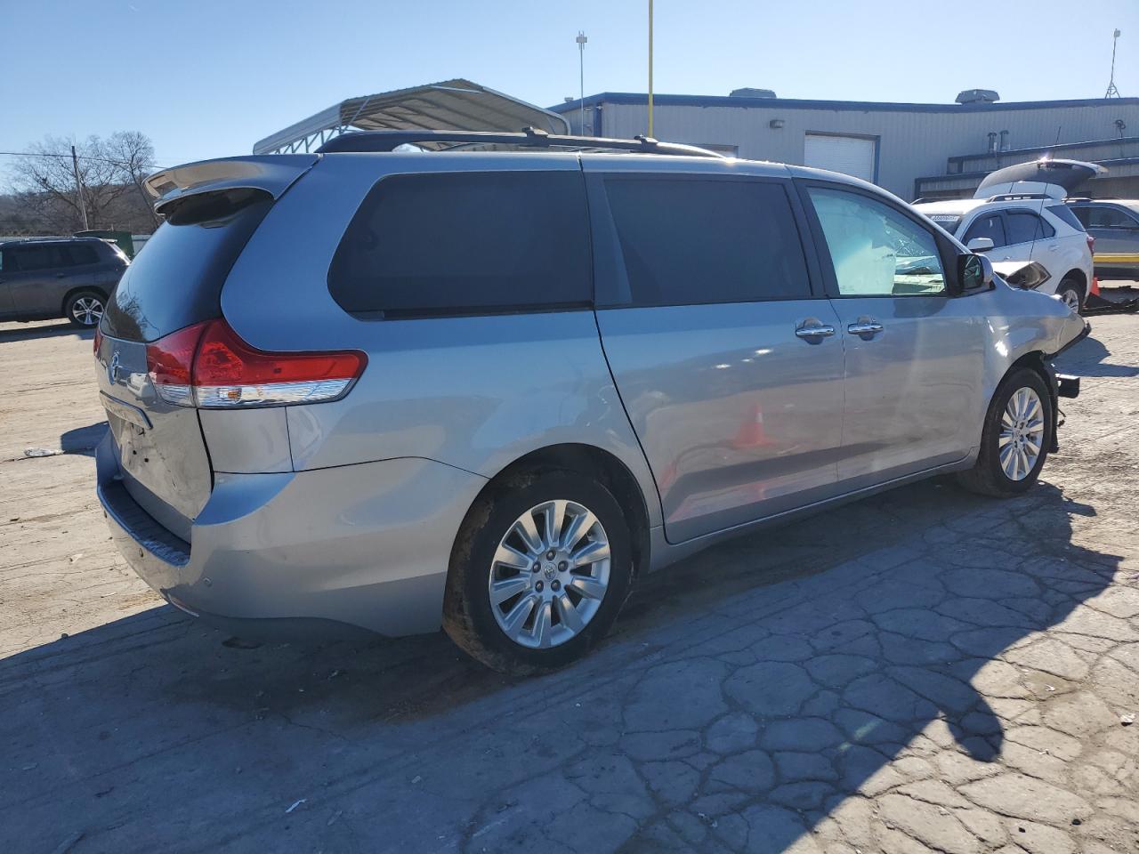 2014 Toyota Sienna - Image 3
