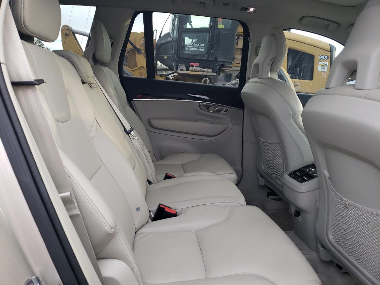 2016 Volvo XC90 - Image 11