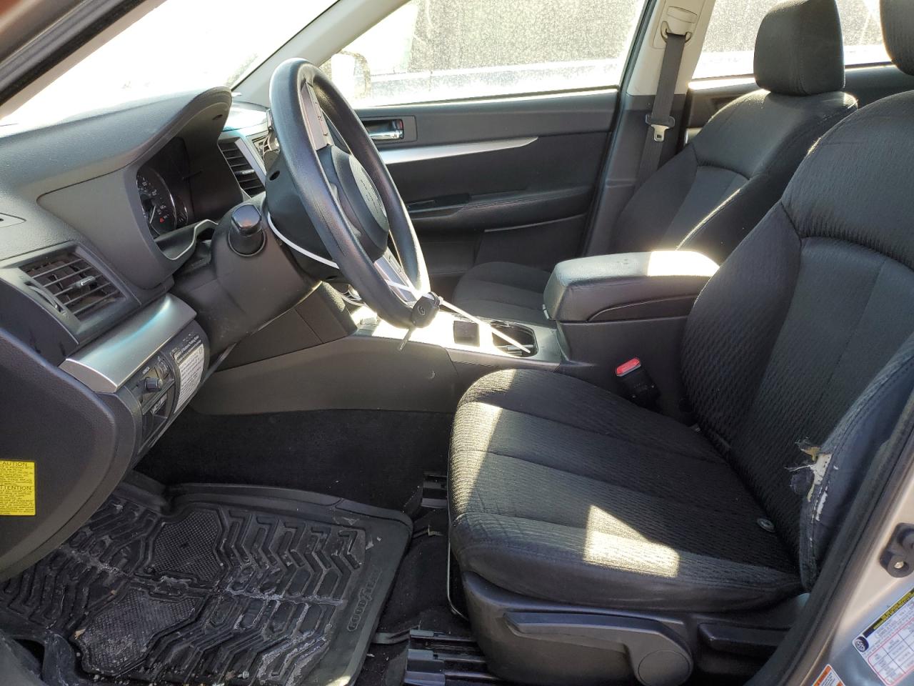 2010 Subaru Outback - Image 7