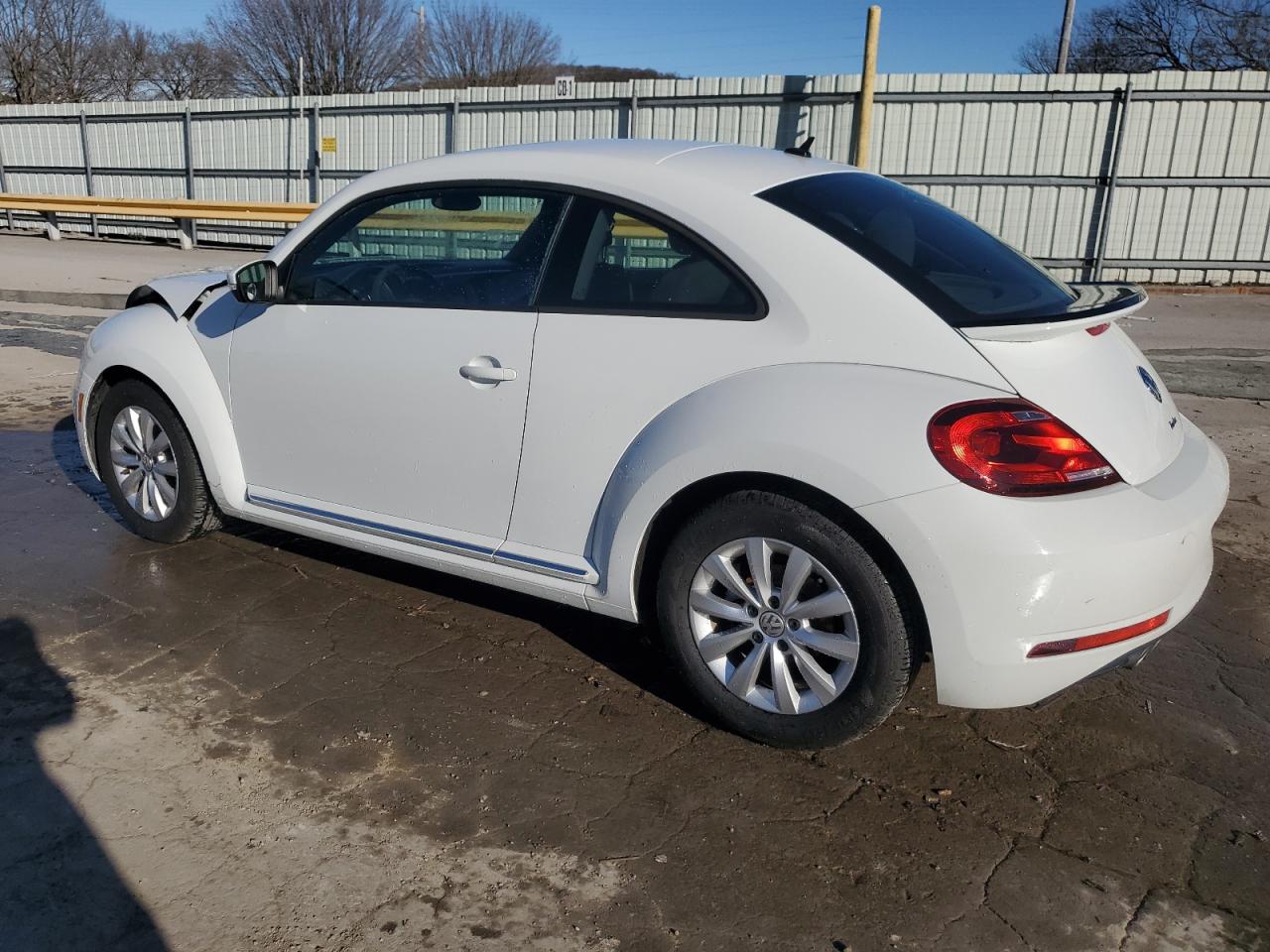 2019 Volkswagen Beetle - Image 2