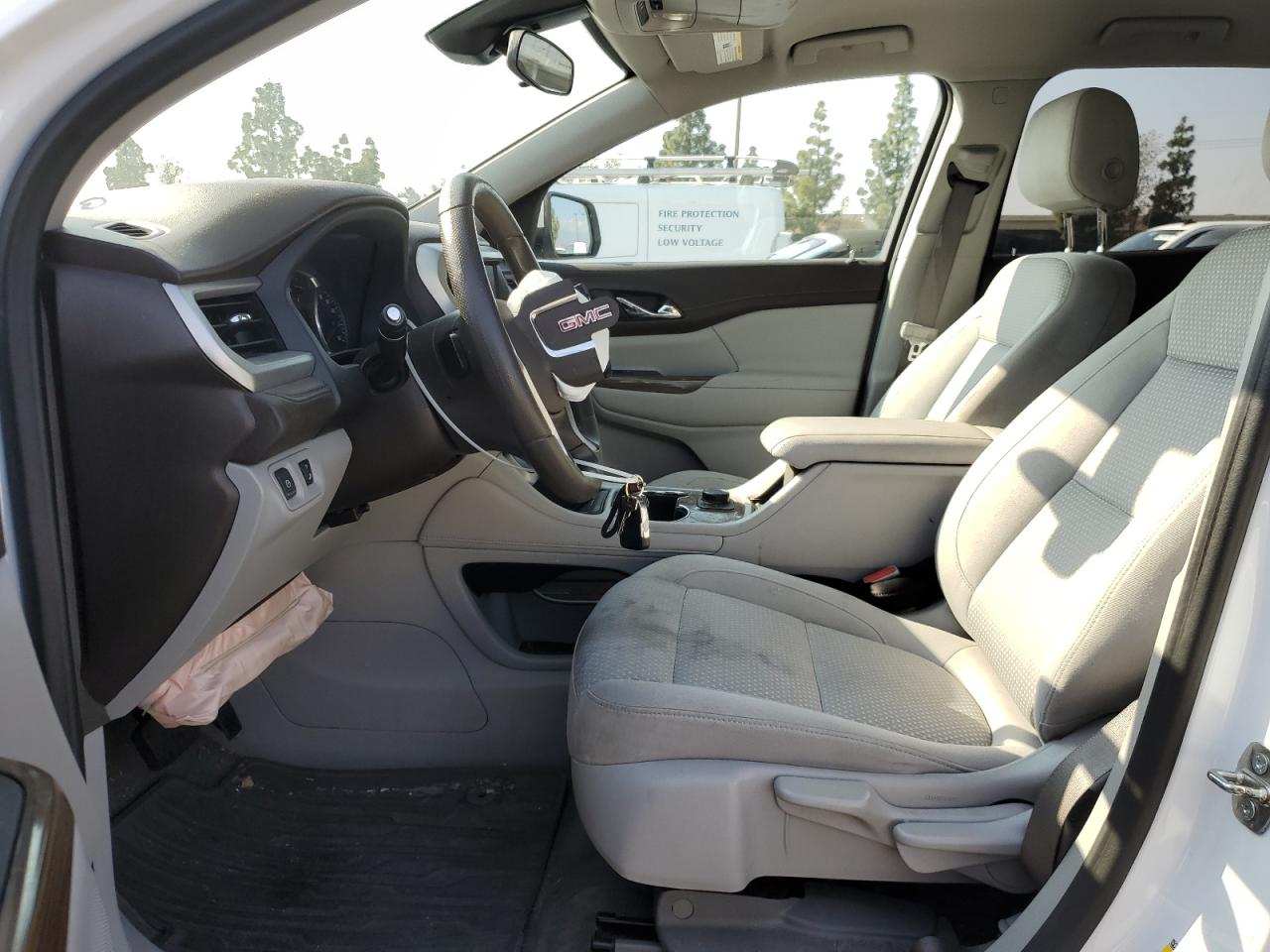 2022 GMC Acadia - Image 7