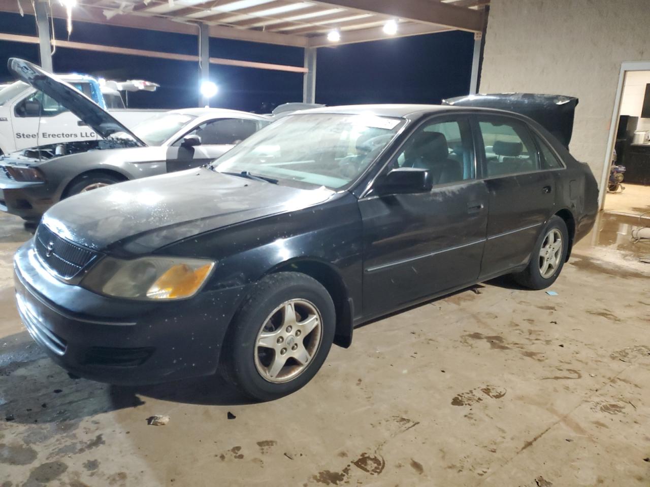 2001 Toyota Avalon - Image 1