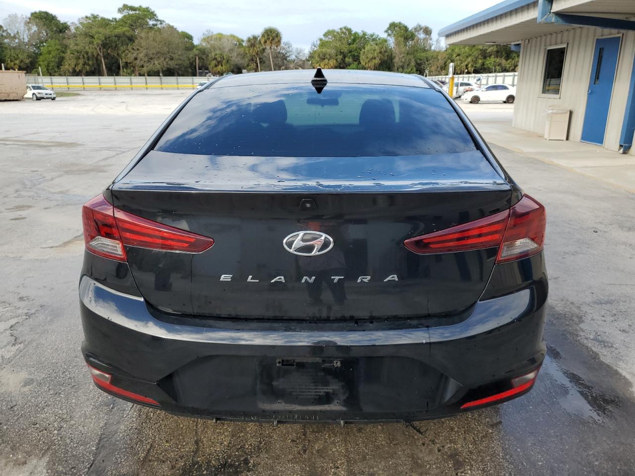 2019 Hyundai Elantra - Image 6