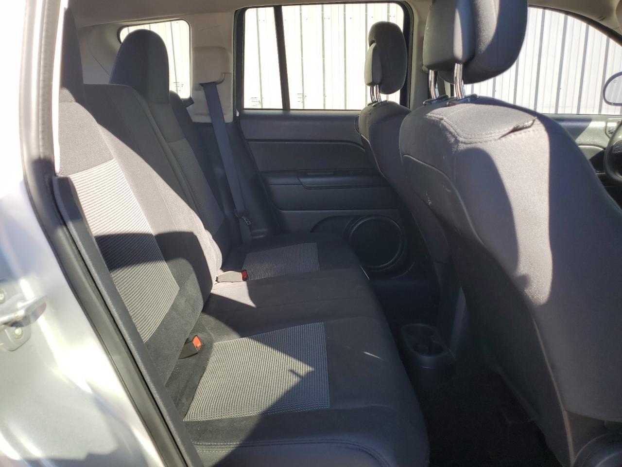 2012 Jeep Compass - Image 11