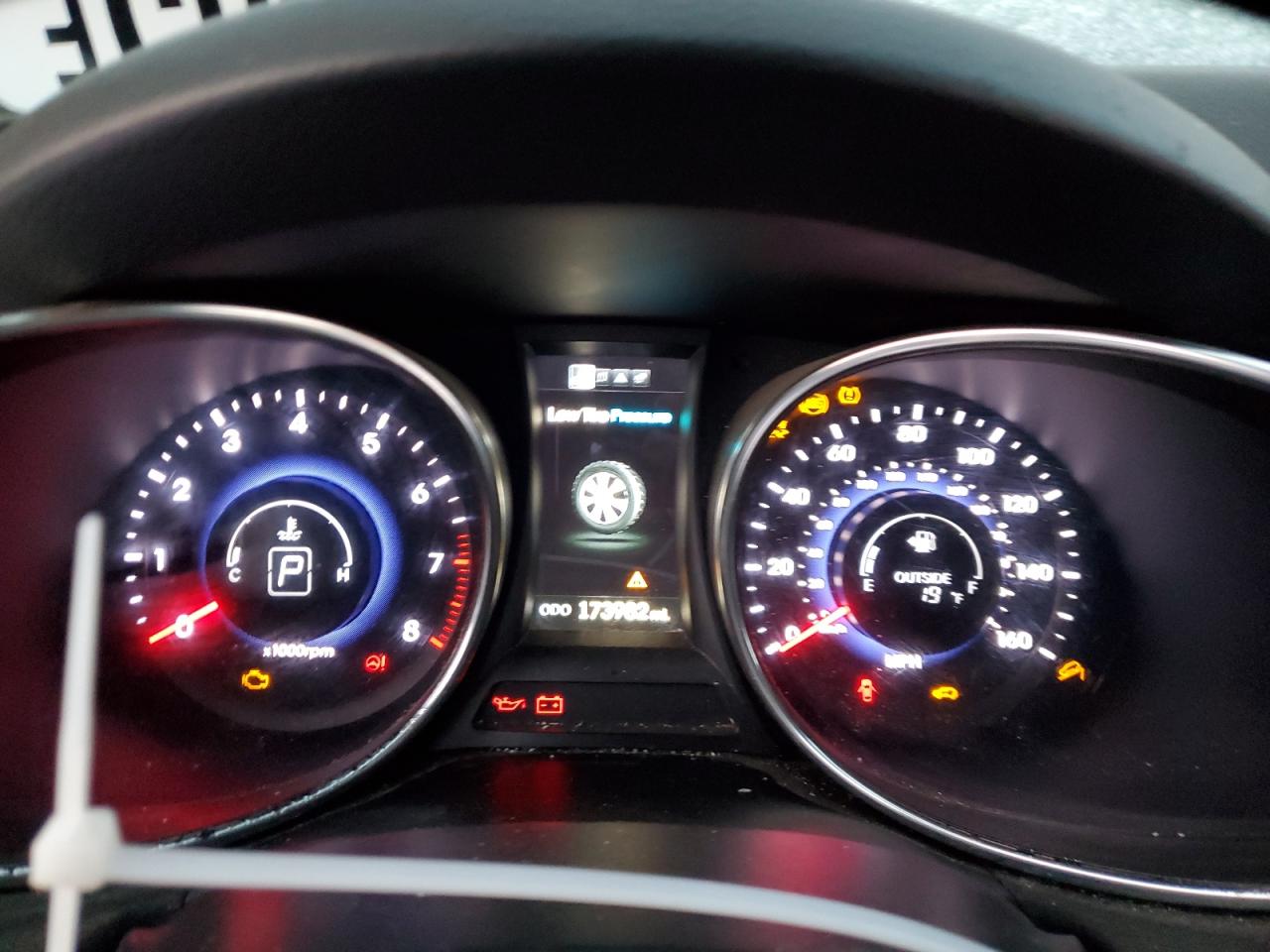 2013 Hyundai Santa Fe - Image 9