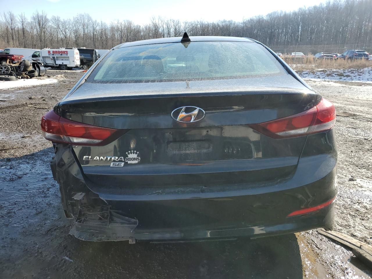 2017 Hyundai Elantra - Image 6