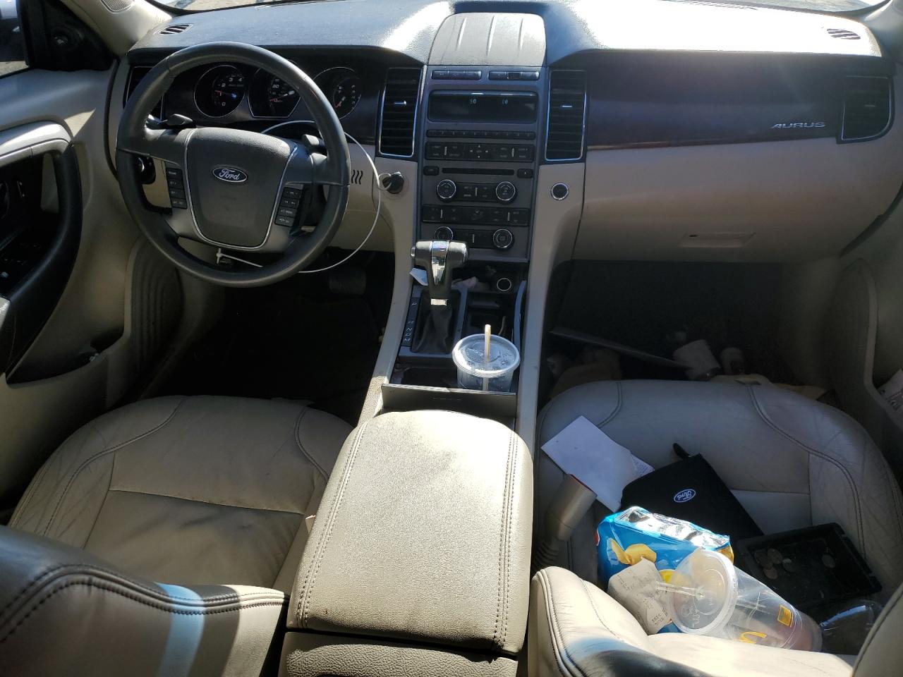 2011 Ford Taurus - Image 8