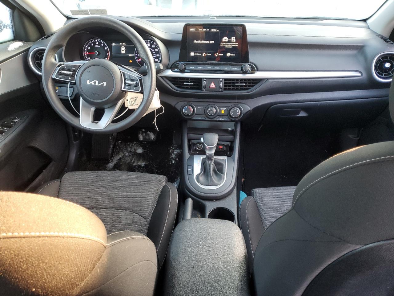 2024 Kia Forte - Image 8