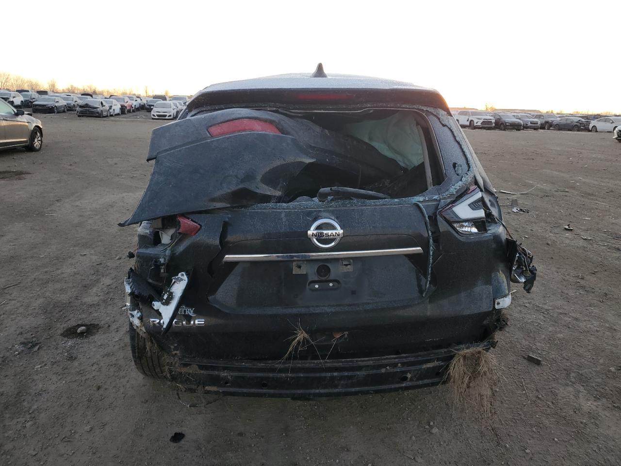 2018 Nissan Rogue - Image 6