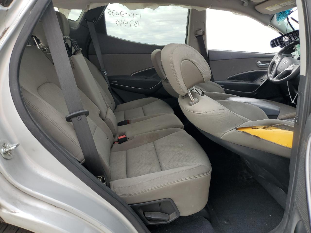 2013 Hyundai Santa Fe - Image 11