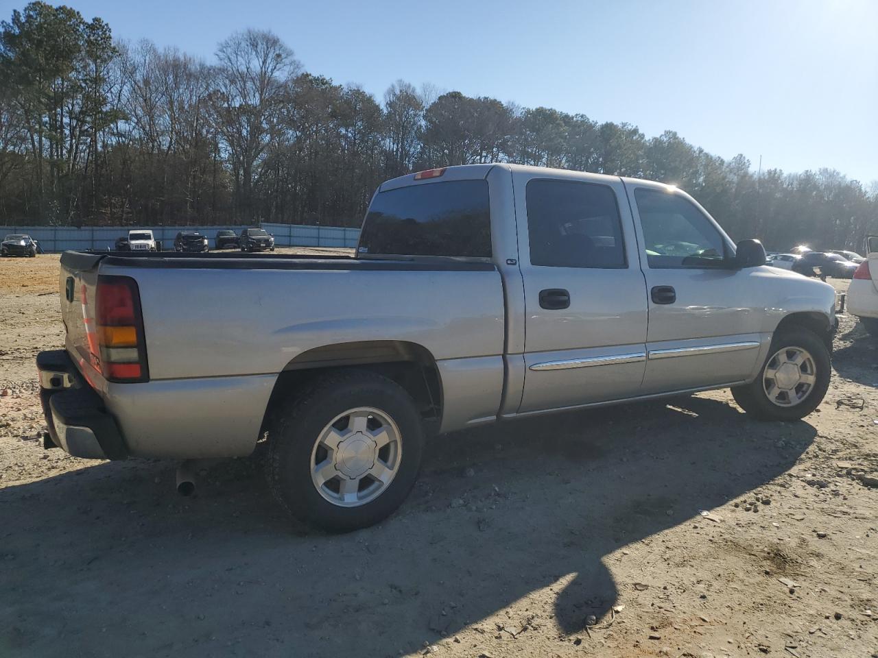2006 GMC Sierra - Image 3