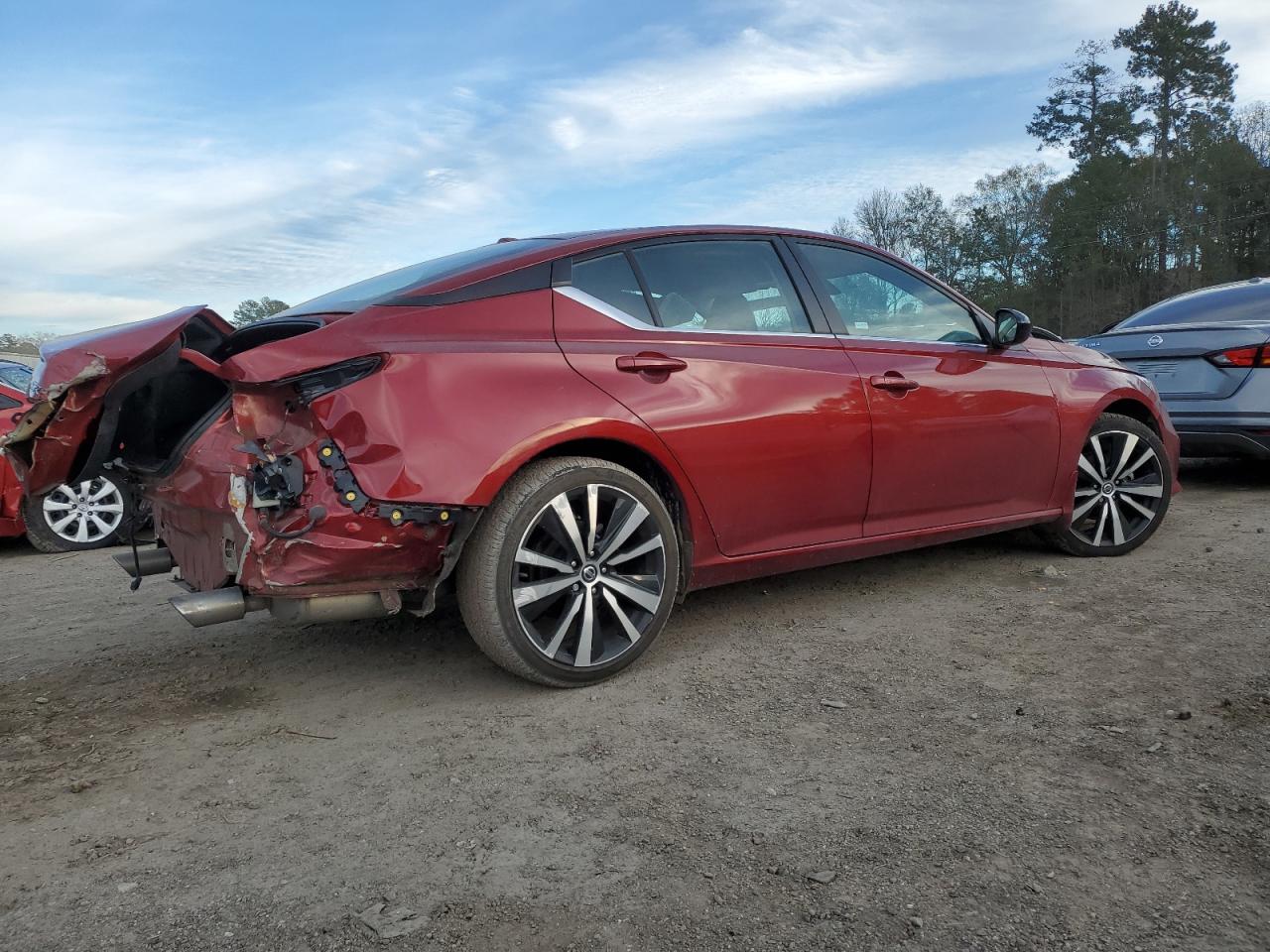 2022 Nissan Altima - Image 3
