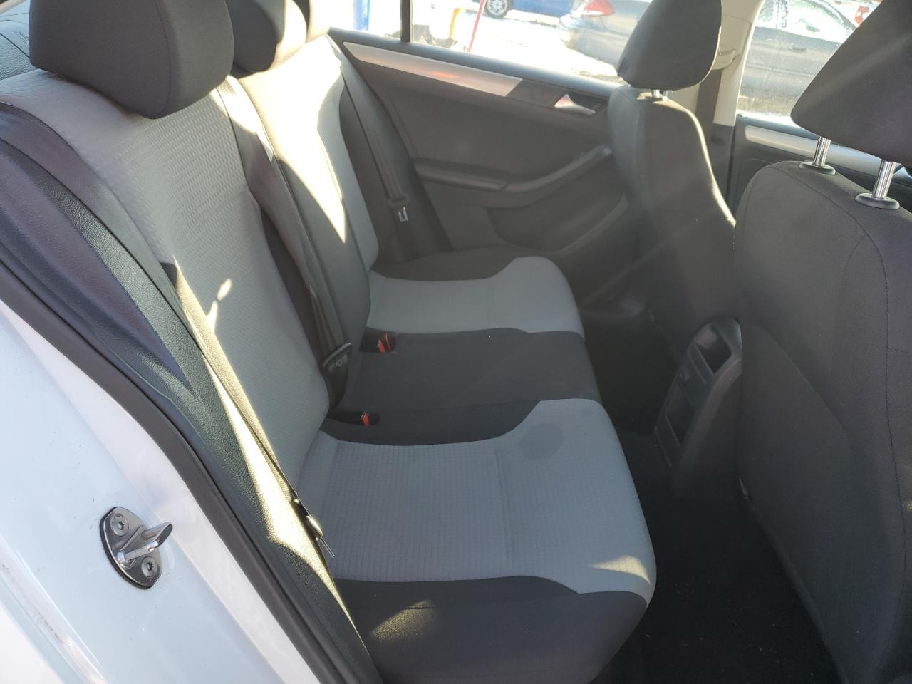2018 Volkswagen Jetta - Image 10
