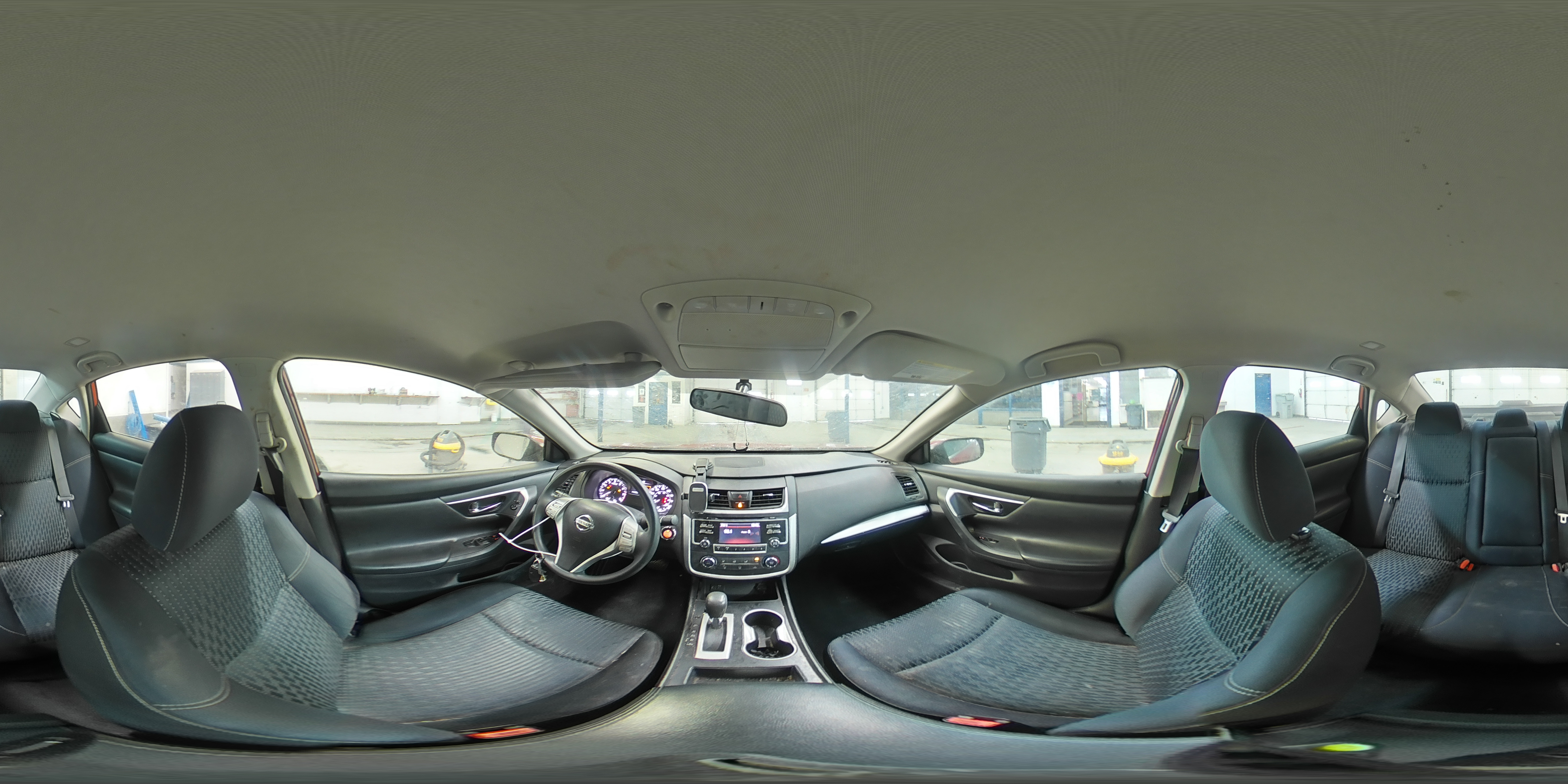 2017 Nissan Altima - Image 13