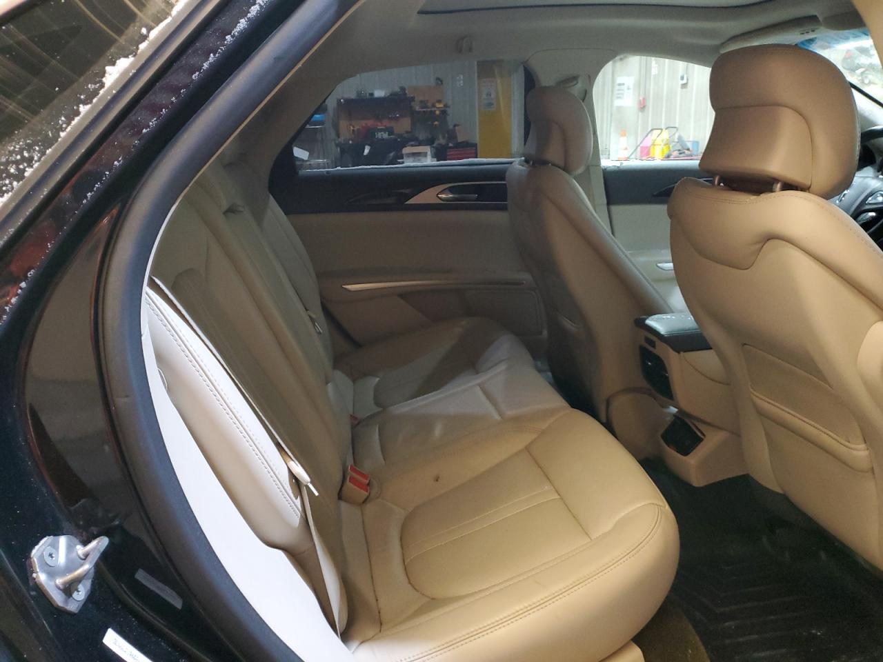 2016 Lincoln MKZ - Image 10