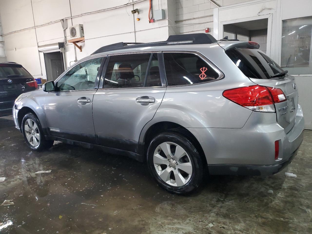 2011 Subaru Outback - Image 2