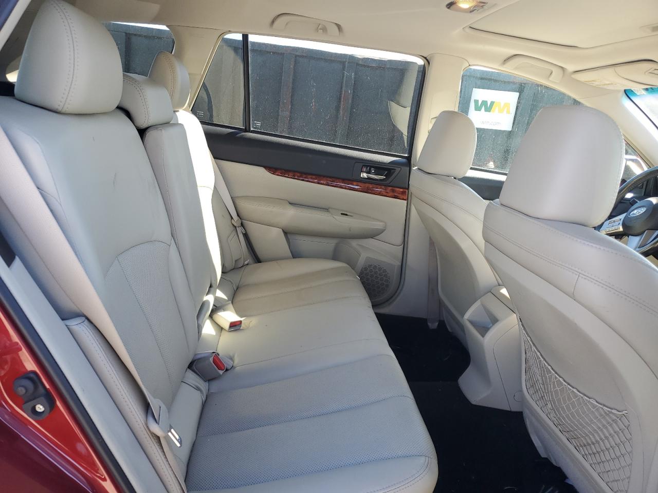 2011 Subaru Outback - Image 10