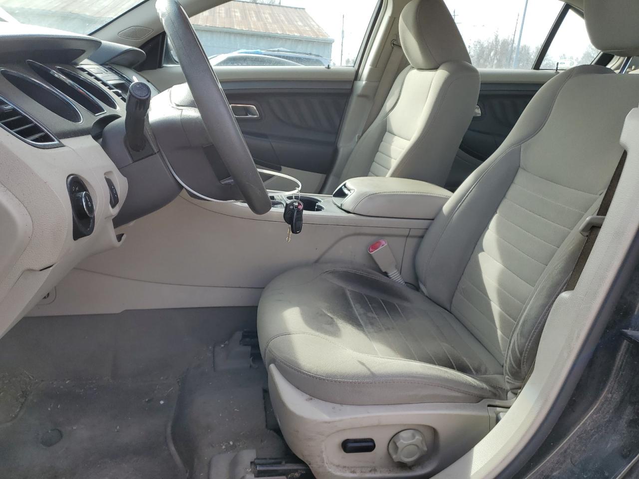 2010 Ford Taurus - Image 7