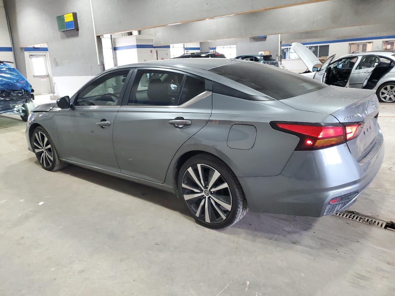 2022 Nissan Altima - Image 2