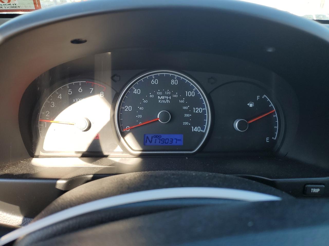 2010 Hyundai Elantra - Image 9