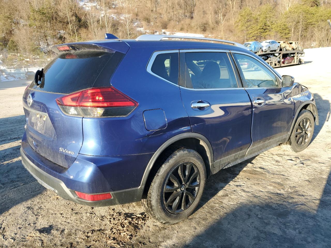 2017 Nissan Rogue - Image 3