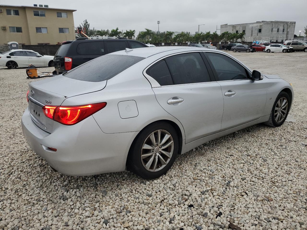 2015 Infiniti Q50 - Image 3