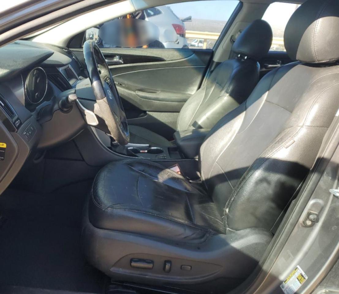 2011 Hyundai Sonata - Image 7