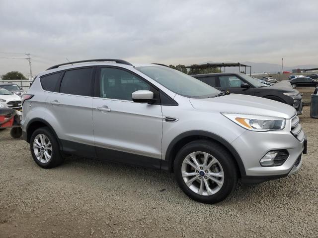  FORD ESCAPE 2018 Silver