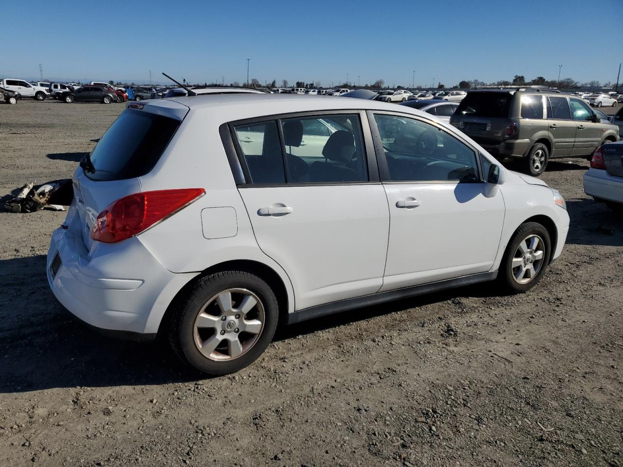 2012 Nissan Versa - Image 3